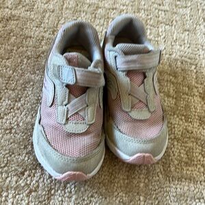 Saucony 11.5w toddler sneaker